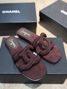 ЖЕНСКИЕ ЗАМШЕВЫЕ ШЛЕПАНЦЫ CHANEL ШОКОЛАДНЫЕ