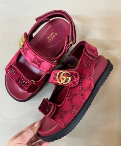 ЖЕНСКИЕ САНДАЛИИ ИЗ БАРХАТА GUCCI GG БОРДОВЫЕ
