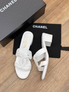 ЖЕНСКИЕ КОЖАНЫЕ БОСОНОЖКИ CHANEL БЕЛЫЕ