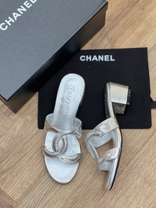 ЖЕНСКИЕ КОЖАНЫЕ БОСОНОЖКИ CHANEL СЕРЕБРИСТЫЕ