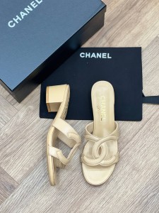 ЖЕНСКИЕ КОЖАНЫЕ БОСОНОЖКИ CHANEL БЕЖЕВЫЕ