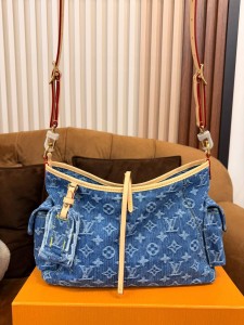 ЖЕНСКАЯ СУМКА  LOUIS VUITTON CARRYALL CARGO PM СИНЯЯ