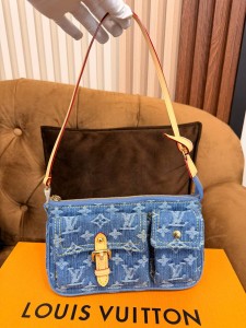 ЖЕНСКАЯ СУМКА LOUIS VUITTON POCHETTE ACCESSOIRE CARGO