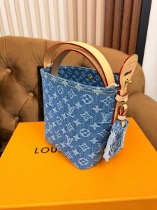 ЖЕНСКАЯ СУМКА LOUIS VUITTON ALL IN BB