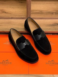 МУЖСКИЕ ЗАМШЕВЫЕ ЛОФЕРЫ HERMES МУЖСКИЕ ЗАМШЕВЫЕ ЛОФЕРЫ HERMES