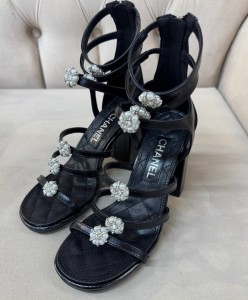 ЖЕНСКИЕ КОЖАНЫЕ БОСОНОЖКИ CHANEL ЧЕРНЫЕ НА ВЫСОКОМ КАБЛУКЕ