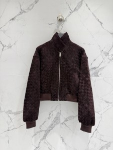 ЖЕНСКАЯ ЗАМШЕВАЯ КУРТКА BOTTEGA VENETA ШОКОЛАДНАЯ