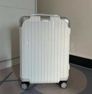 ЧЕМОДАН RIMOWA РУЧНАЯ КЛАДЬ БЕЛЫЙ