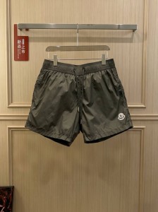 МУЖСКИЕ ШОРТЫ MONCLER ЗЕЛЕНЫЕ