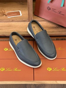 МУЖСКИЕ КОЖАНЫЕ ЛОФЕРЫ LORO PIANA СЕРЫЕ
