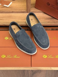 МУЖСКИЕ ЗАМШЕВЫЕ ЛОФЕРЫ LORO PIANA СЕРЫЕ