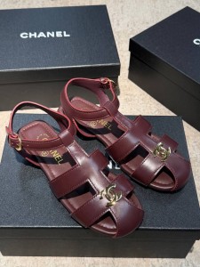 ЖЕНСКИЕ САНДАЛИИ CHANEL БОРДОВЫЕ ЖЕНСКИЕ САНДАЛИИ CHANEL БОРДОВЫЕ