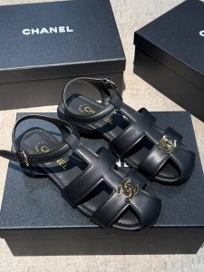 ЖЕНСКИЕ САНДАЛИИ CHANEL ЧЕРНЫЕ ЖЕНСКИЕ САНДАЛИИ CHANEL ЧЕРНЫЕ