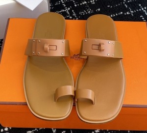 ЖЕНСКИЕ КОЖАНЫЕ ШЛЕПАНЦЫ HERMES JULY КОРИЧНЕВЫЕ