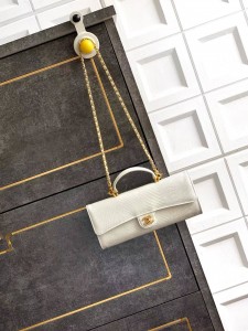ЖЕНСКАЯ СУМКА CLUTCH WITH CHAIN БЕЛАЯ ЖЕНСКАЯ СУМКА CLUTCH WITH CHAIN БЕЛАЯ