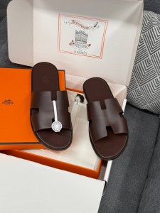 МУЖСКИЕ ШЛЕПАНЦЫ HERMES ШОКОЛАДНЫЕ