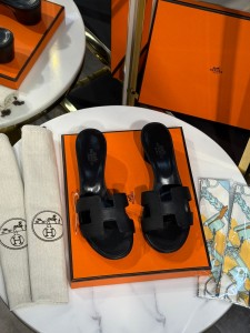 ЖЕНСКИЕ САБО HERMES ЧЕРНЫЕ