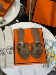 ЖЕНСКИЕ САБО HERMES БЕЖЕВЫЕ