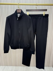 МУЖСКОЙ СПОРТИВНЫЙ КОСТЮМ BRUNELLO CUCINELLI МУЖСКОЙ СПОРТИВНЫЙ КОСТЮМ BRUNELLO CUCINELLI