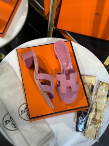 ЖЕНСКИЕ БОСОНОЖКИ HERMES РОЗОВЫЕ ЖЕНСКИЕ БОСОНОЖКИ HERMES РОЗОВЫЕ