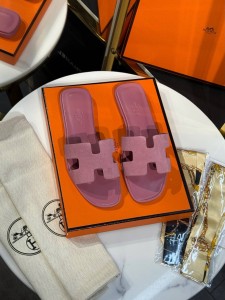 ЖЕНСКИЕ ШЛЕПАНЦЫ HERMES РОЗОВЫЕ ЖЕНСКИЕ ШЛЕПАНЦЫ HERMES РОЗОВЫЕ