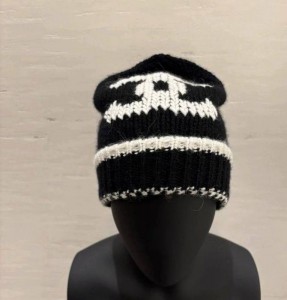ЖЕНСКАЯ ШАПКА CHANEL ЧЕРНАЯ
