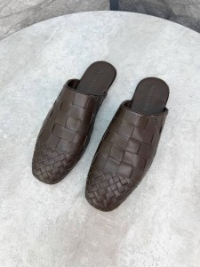 МУЖСКИЕ МЮЛИ BOTTEGA VENETA ШОКОЛАДНЫЕ