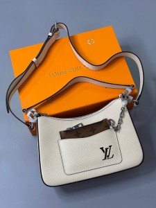 ЖЕНСКАЯ СУМКА LOUIS VUITTON БЕЛАЯ