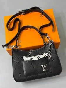 ЖЕНСКАЯ СУМКА LOUIS VUITTON ЧЕРНАЯ