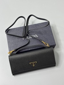 ЖЕНСКАЯ СУМКА КЛАТЧ PRADA ЧЕРНАЯ