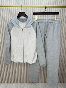МУЖСКОЙ СПОРТИВНЫЙ КОСТЮМ BRUNELLI CUCINELLI СЕРЫЙ МУЖСКОЙ СПОРТИВНЫЙ КОСТЮМ BRUNELLI CUCINELLI СЕРЫЙ