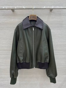 ЖЕНСКАЯ КОЖАНАЯ КУРТКА БОМБЕР BOTTEGA VENETA ЗЕЛЕНАЯ