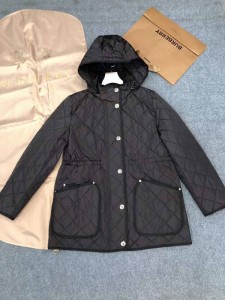 ЖЕНСКАЯ КУРТКА BURBERRY ЧЕРНАЯ
