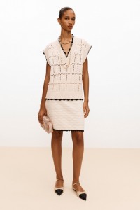 ЖЕНСКИЙ КОСТЮМ CHANEL БЕЛЫЙ