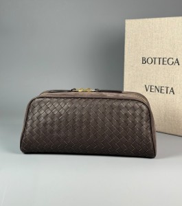 МУЖСКОЙ КЛАТЧ BOTTEGA VENETA ШОКОЛАДНЫЙ