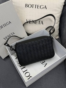 МУЖСКАЯ СУМКА BOTTEGA VENETA ЧЕРНАЯ