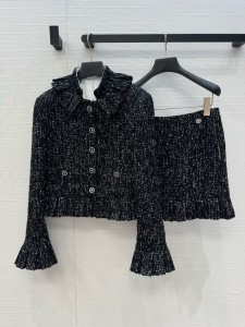 ЖЕНСКИЙ КОСТЮМ CHANEL