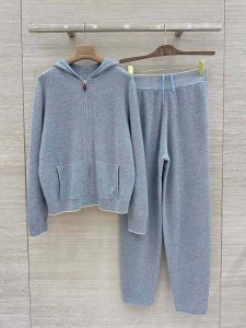 ЖЕНСКИЙ КАШЕМИРОВЫЙ КОСТЮМ LORO PIANA СЕРЫЙ