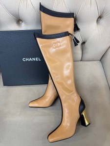 ЖЕНСКИЕ САПОГИ CHANEL БЕЖЕВЫЕ