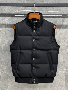 МУЖСКАЯ ЖИЛЕТКА BRUNELLO CUCINELLI ЧЕРНАЯ