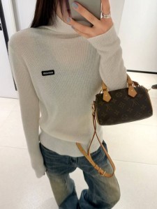 ЖЕНСКАЫ ВОДОЛАЗКА MIU MIU БЕЛАЯ