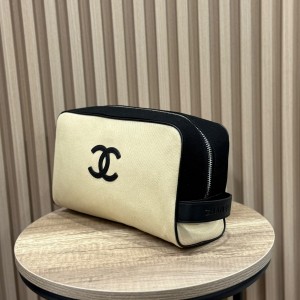 ЖЕНСКАЯ КОСМЕТИЧКА CHANEL MEDIUM МОЛОЧНАЯ