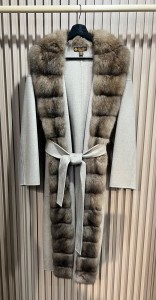 ЖЕНСКОЕ КАШЕМИРОВОЕ ПАЛЬТО LORO PIANA C МЕХОМ СОБОЛЯ