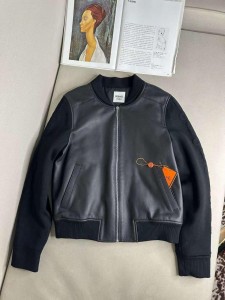 ЖЕНСКАЯ КОЖАНАЯ КУРТКА HERMES ЧЕРНАЯ