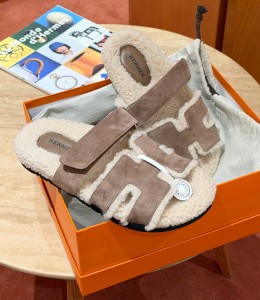 ЖЕНСКИЕ МЕХОВЫЕ ШИПРЫ HERMES КОФЕЙНЫЕ
