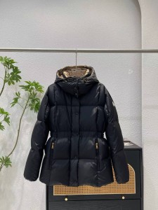 ЖЕНСКИЙ ПУХОВИК MONCLER