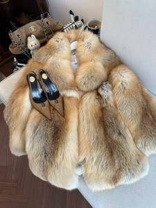 ЖЕНСКАЯ ШУБА CHRISTIAN DIOR РЫЖАЯ