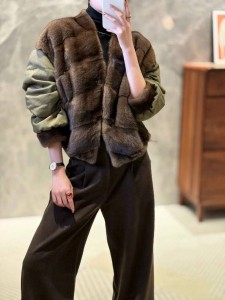 ЖЕНСКАЯ КУРТКА LORO PIANA С МЕХОМ НОРКИ ЗЕЛЕНАЯ ЖЕНСКАЯ КУРТКА LORO PIANA С МЕХОМ НОРКИ ЗЕЛЕНАЯ