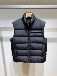 МУЖСКОЙ ЖИЛЕТ PRADA ЧЕРНЫЙ