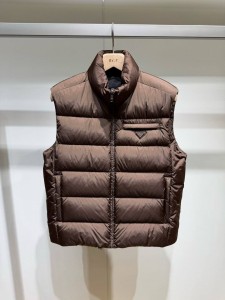 МУЖСКОЙ ЖИЛЕТ PRADA  ШОКОЛАДНЫЙ